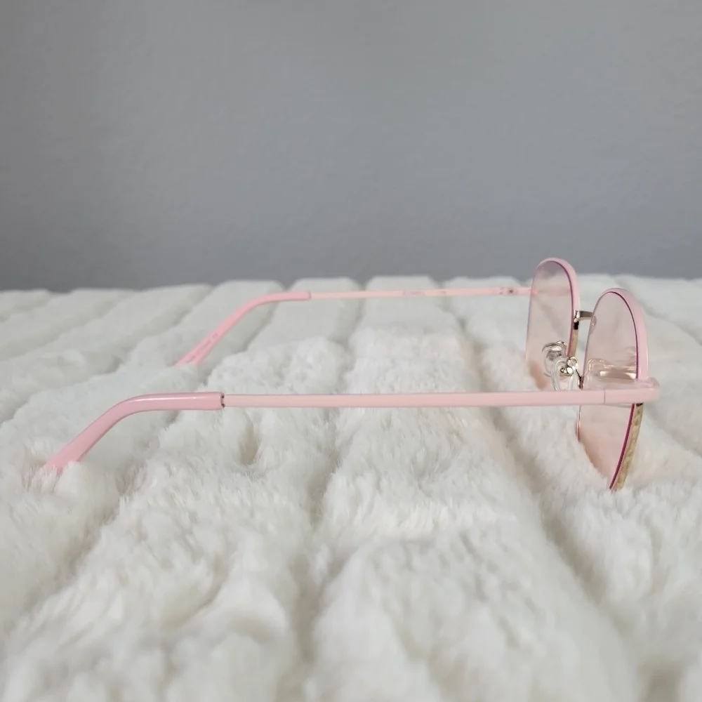 QUAY // ltd ed pink jezabel round frame blue light glasses